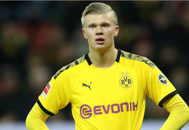 LOL：Uzi参加名人堂入驻仪式，Theshy提前预定第三个名额，Caps紧随其后