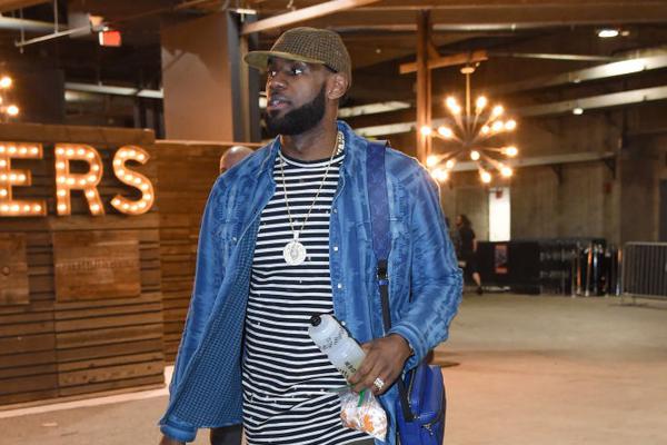 Steam审核引争议 成人游戏遭清洗 爱泼斯坦游戏却能更新