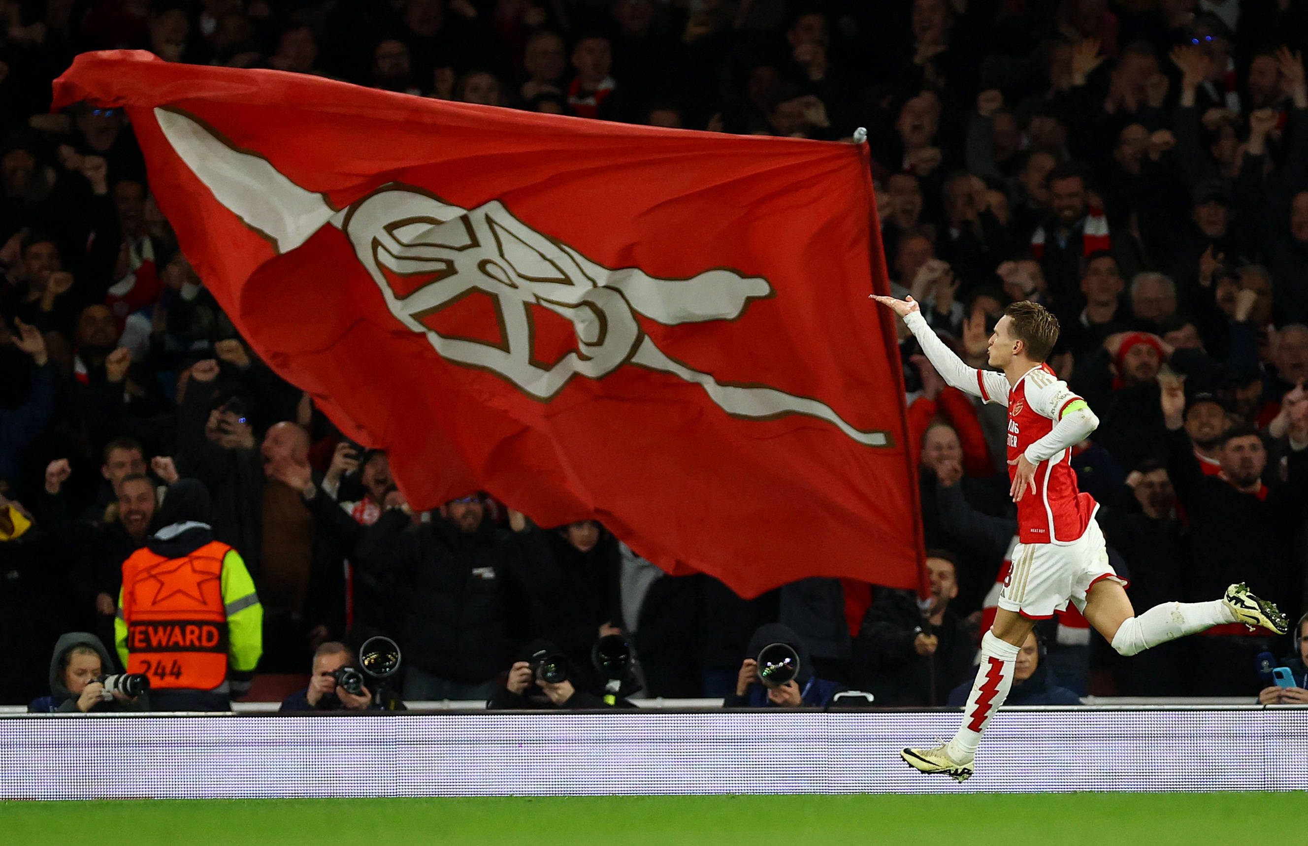 《博德之门3》拿下Steam爱的付出奖 但有些粉丝认为它不配