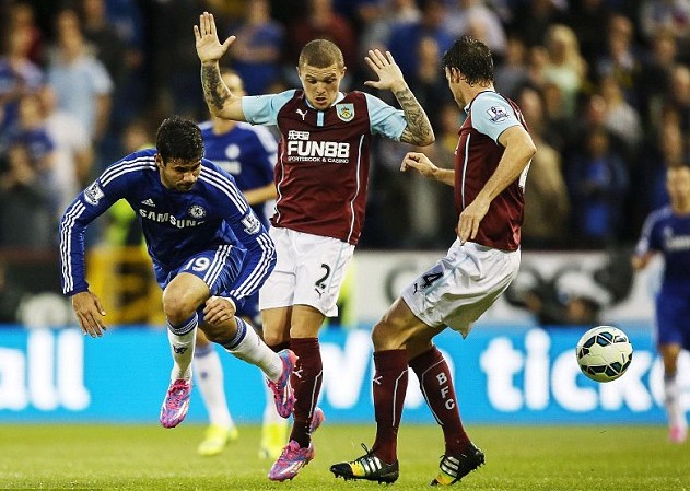 不止热血竞技！中国人寿寿险镇江市分公司在CBA赛场传递温情守护