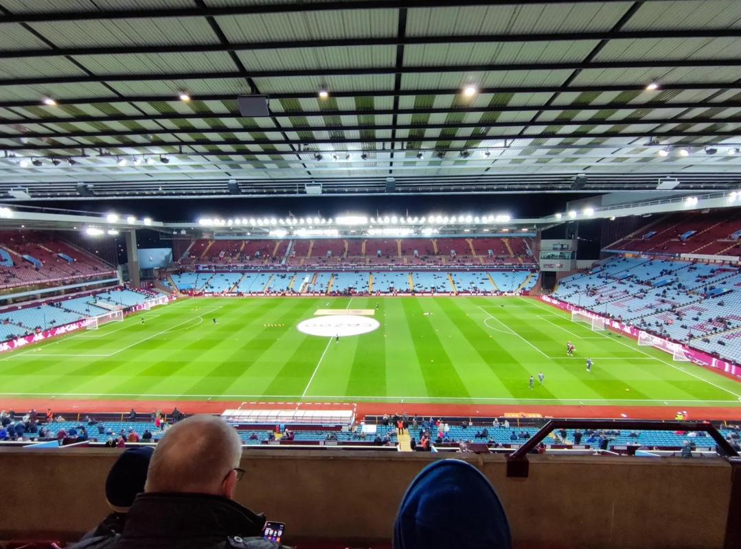 41岁带伤老詹赛季首打背靠背砍31+9+10！詹姆斯如此拼命是否进入退役倒计时？