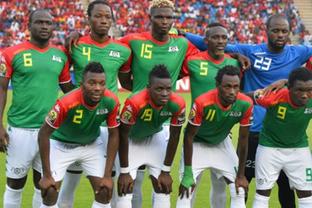 《噬血代码2》团队揭晓：多结局新武器与战斗进化系统